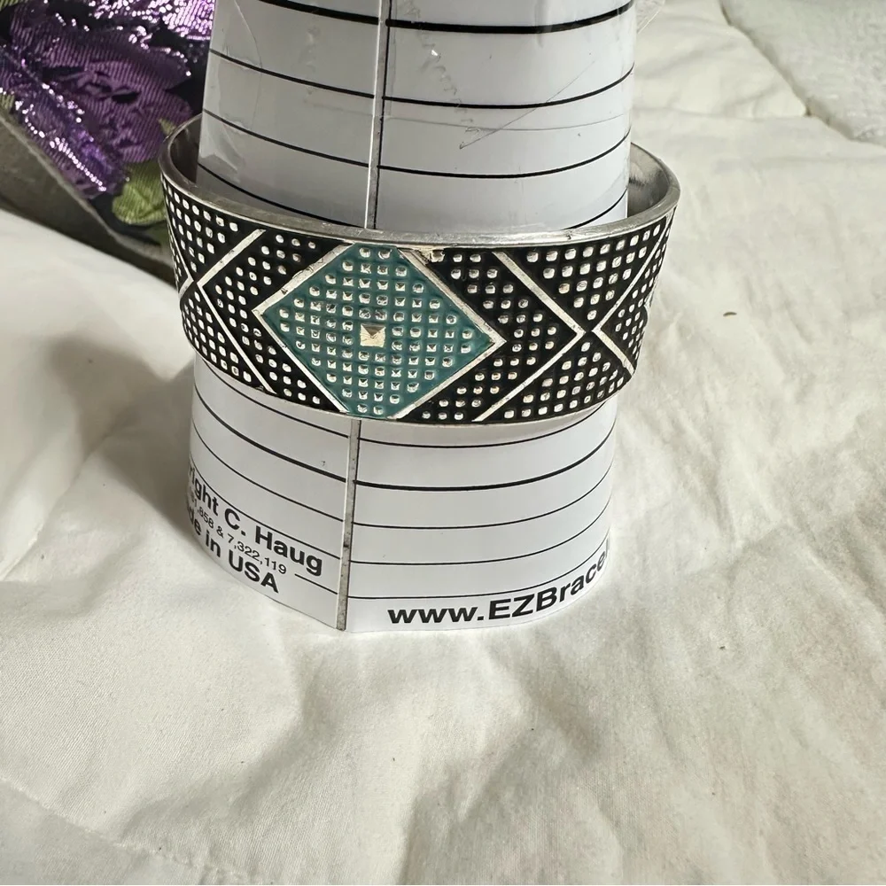 Montana Silversmiths Silver and Black Cuff Bracelet with Turquoise Accent. Solid - Picture 10 of 13